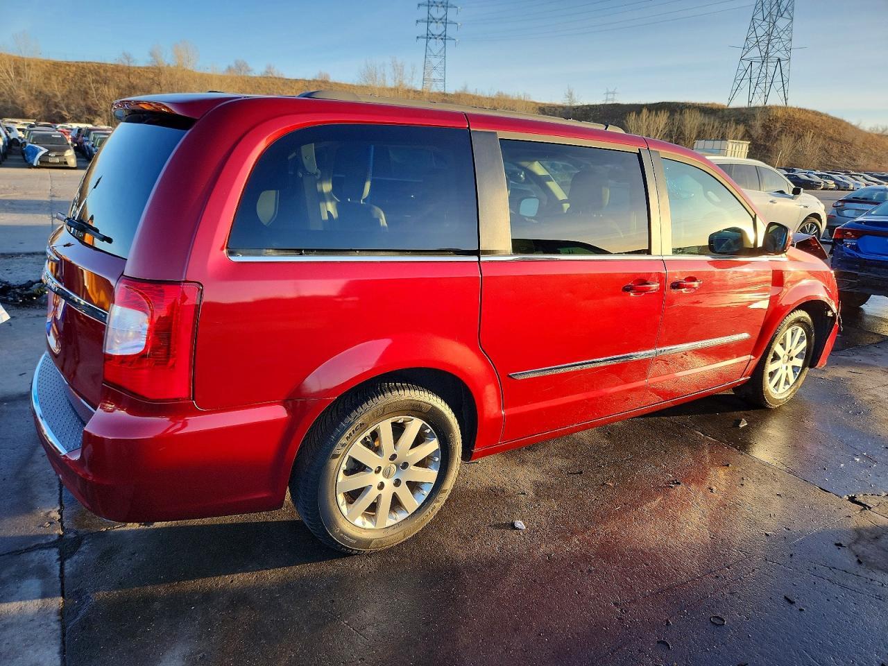 2013 Chrysler Town & Country Touring - Фото 3