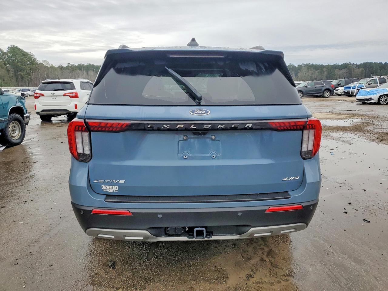 2025 Ford Explorer Active - Image 6