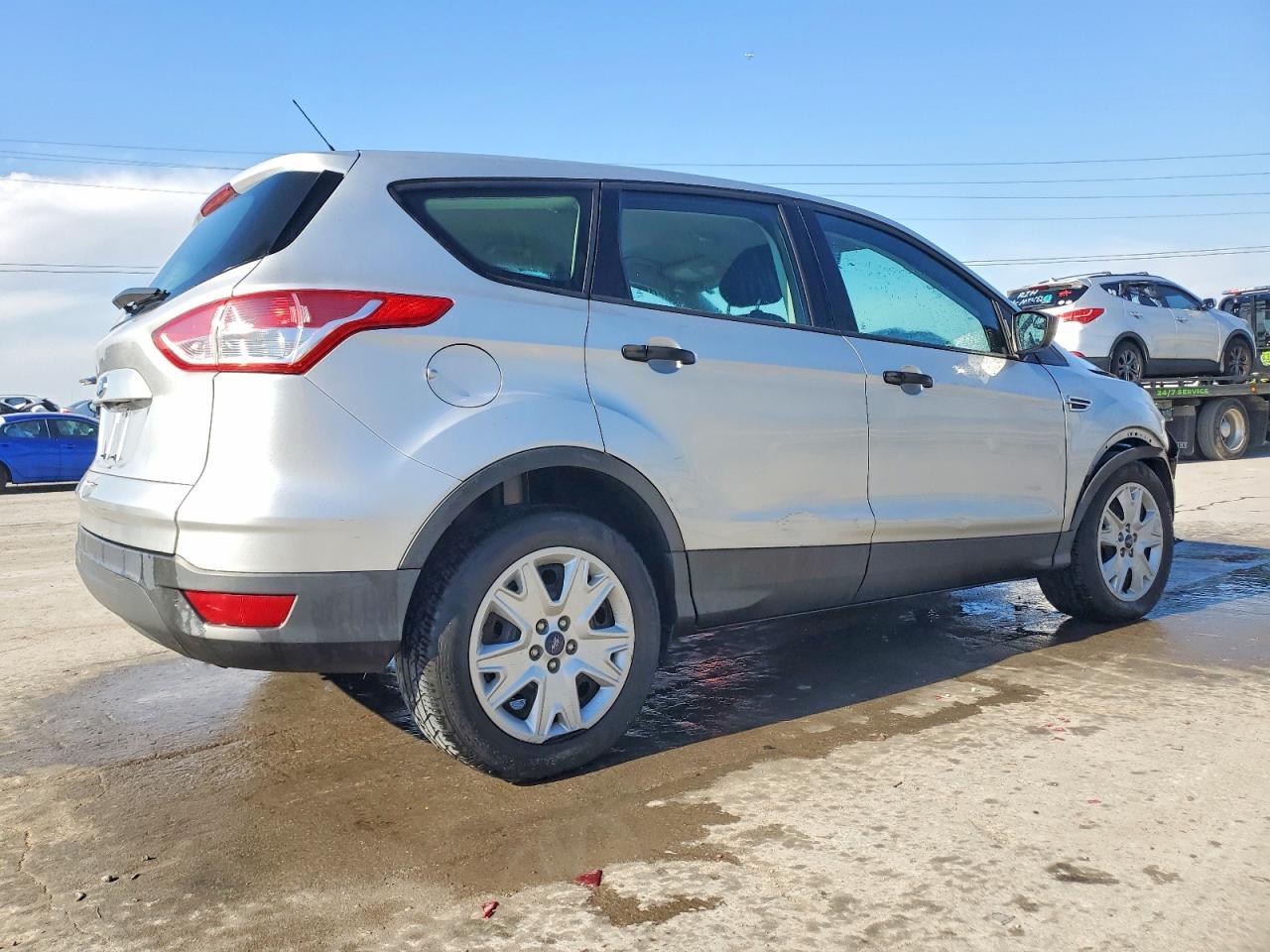 2014 Ford Escape S - Фото 3