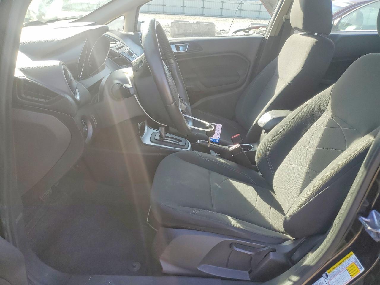 2015 Ford Fiesta Se - Image 7