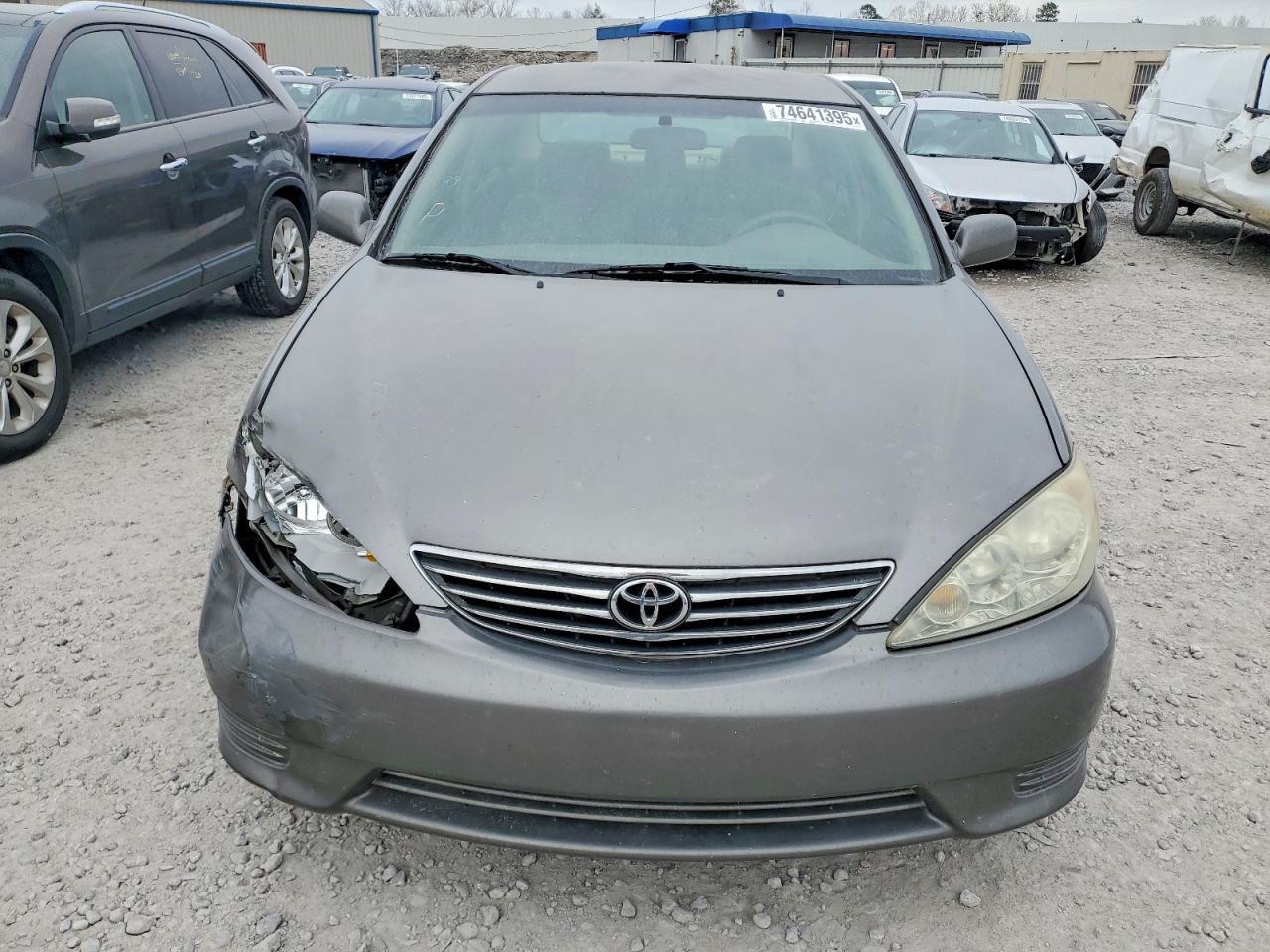 2005 Toyota Camry Le - Image 5