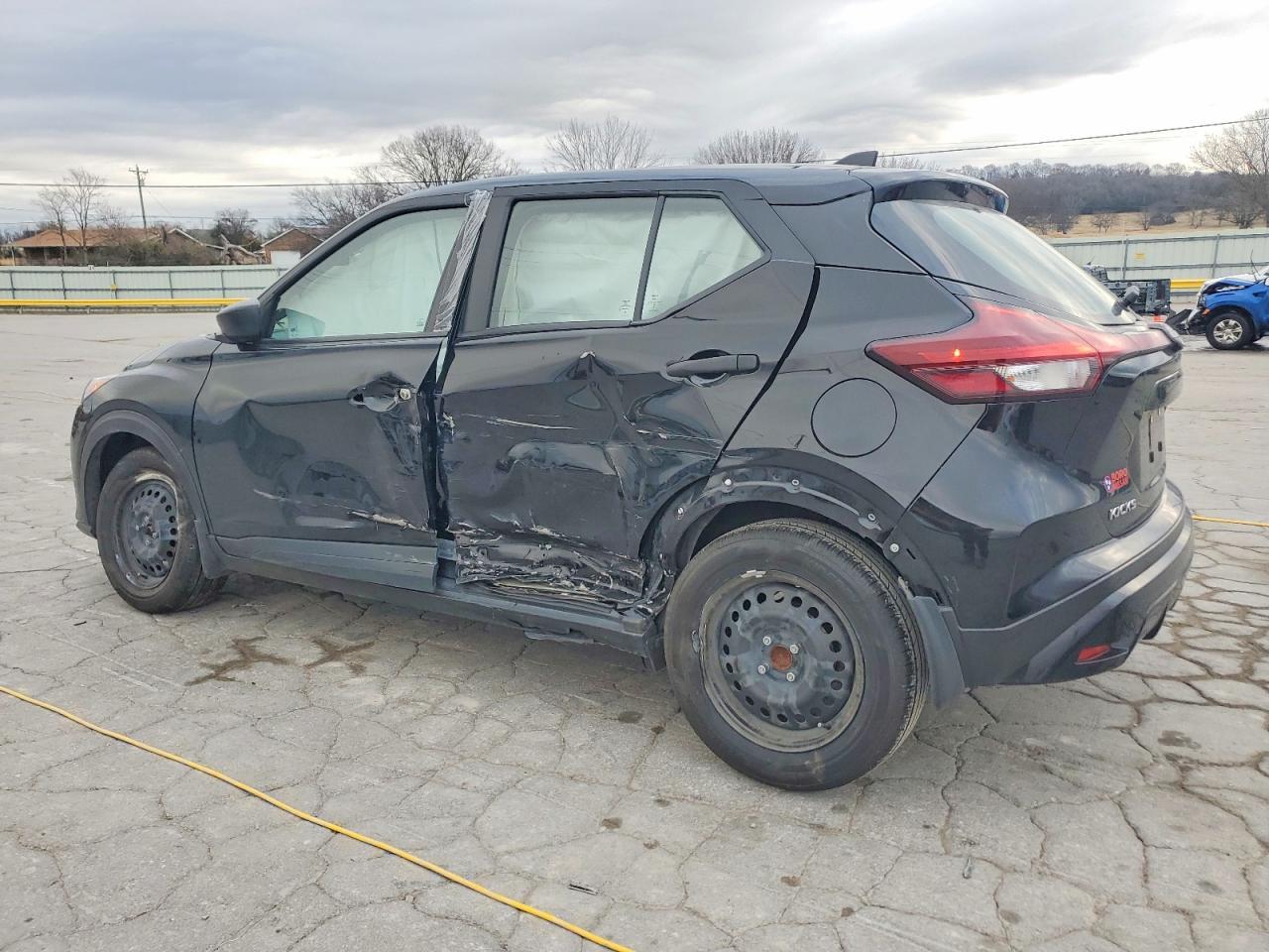 2023 Nissan Kicks S - Фото 2