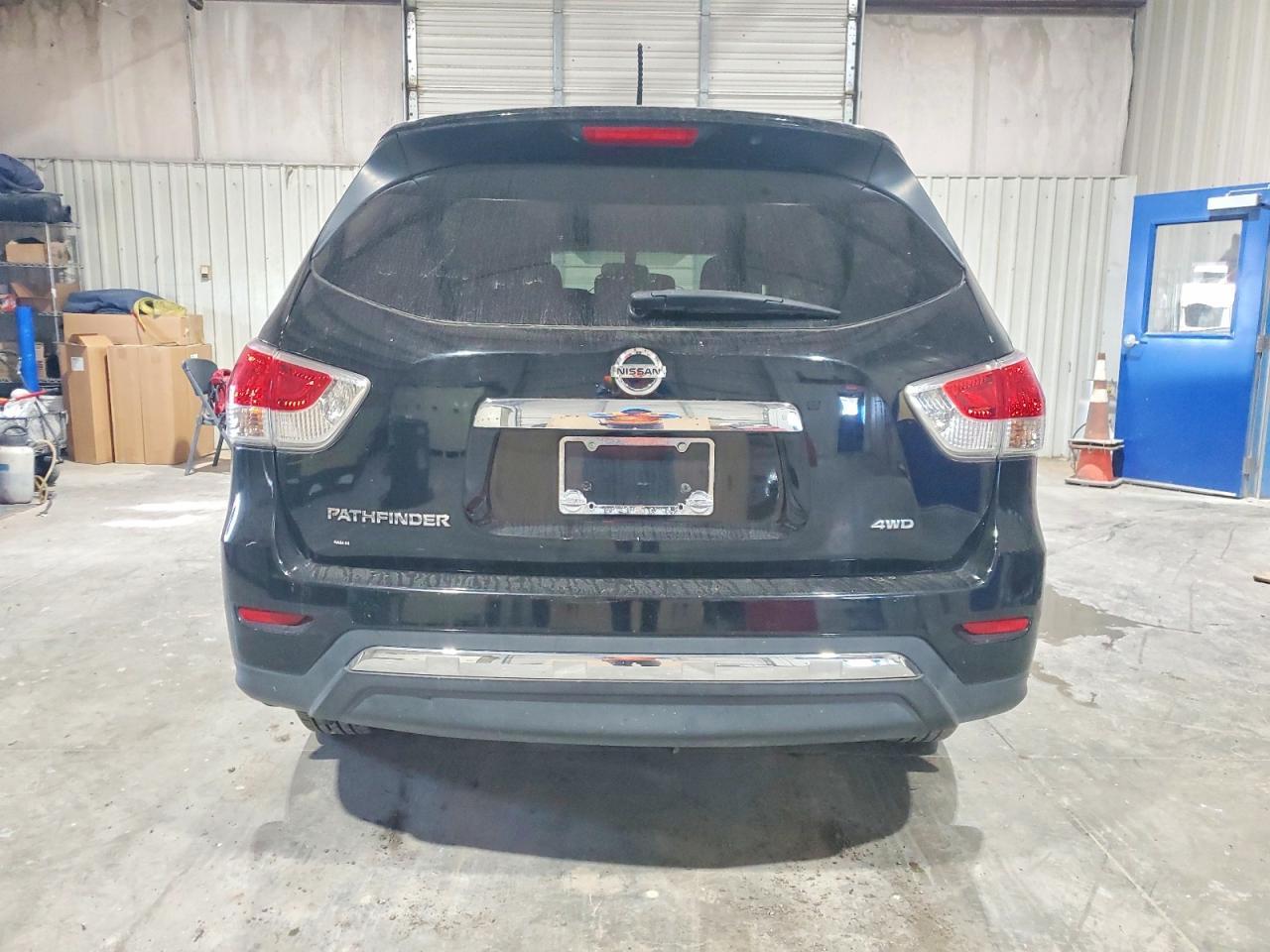 2014 Nissan Pathfinder S - Image 6