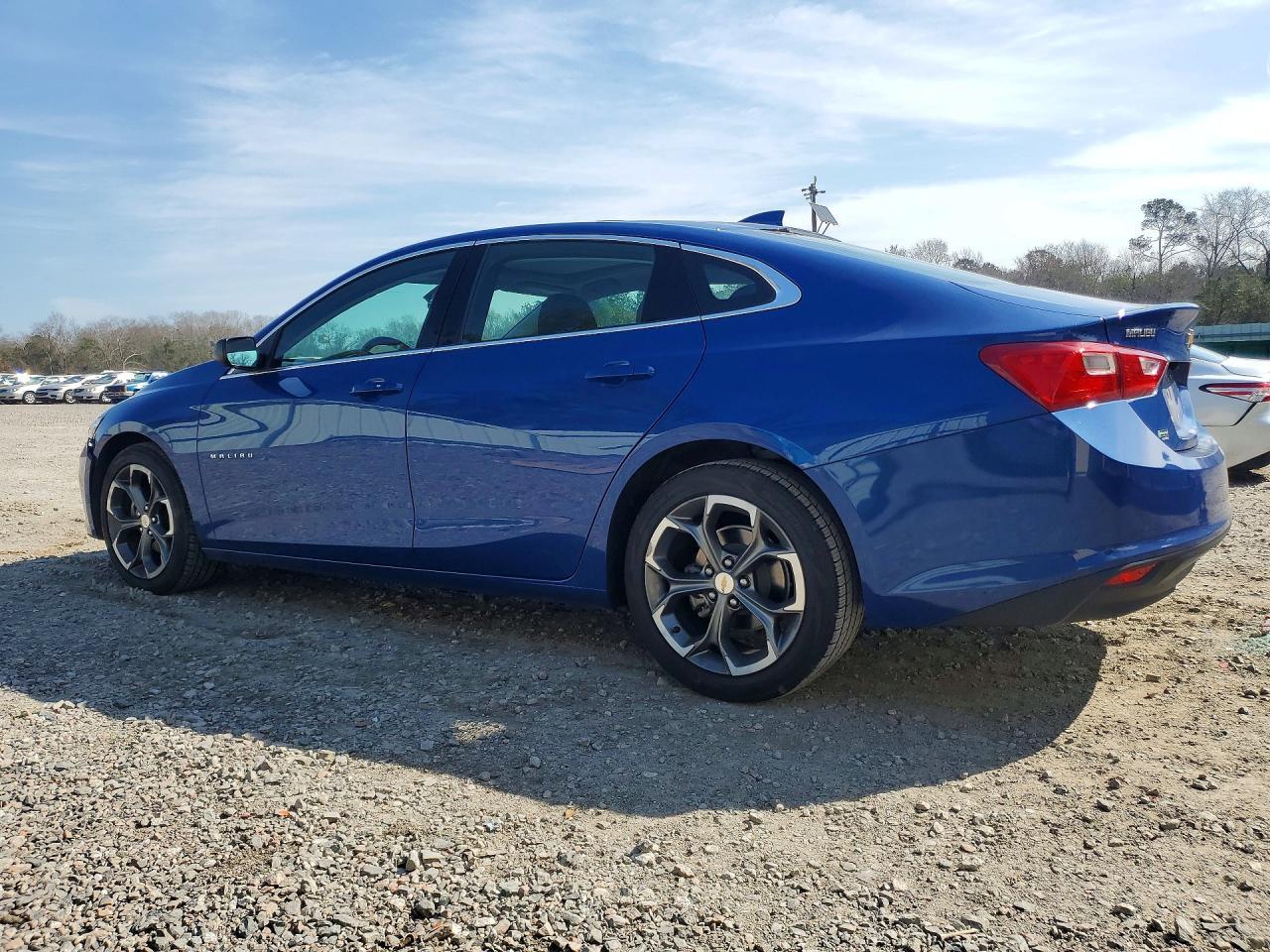 2023 Chevrolet Malibu 4D - Фото 2