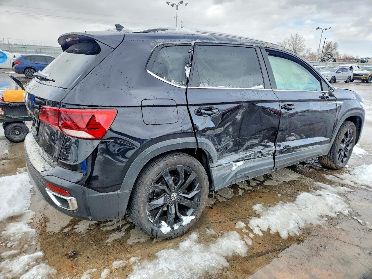2023 Volkswagen Taos Se - Image 3