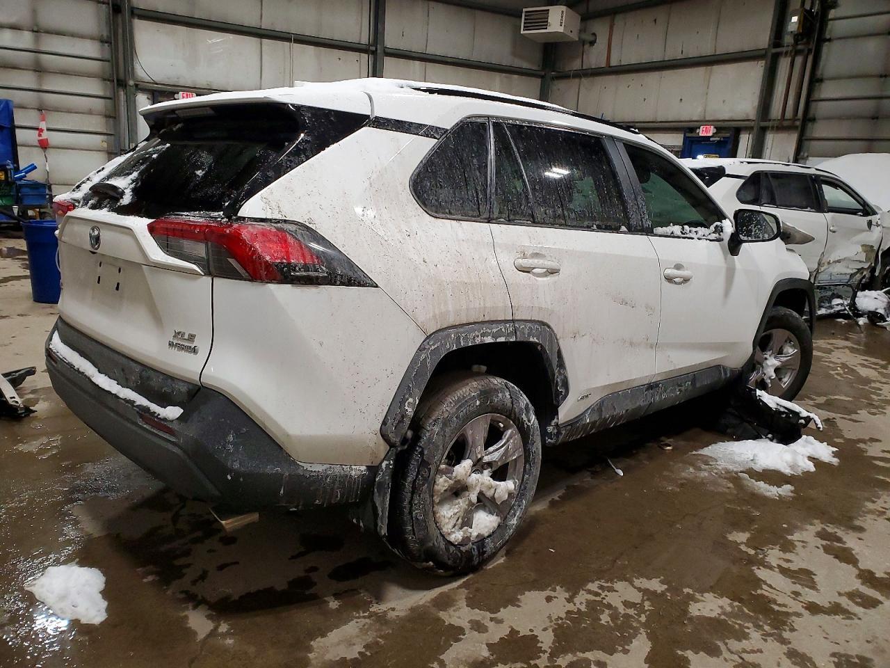 2024 Toyota Rav4 Xle - Image 3