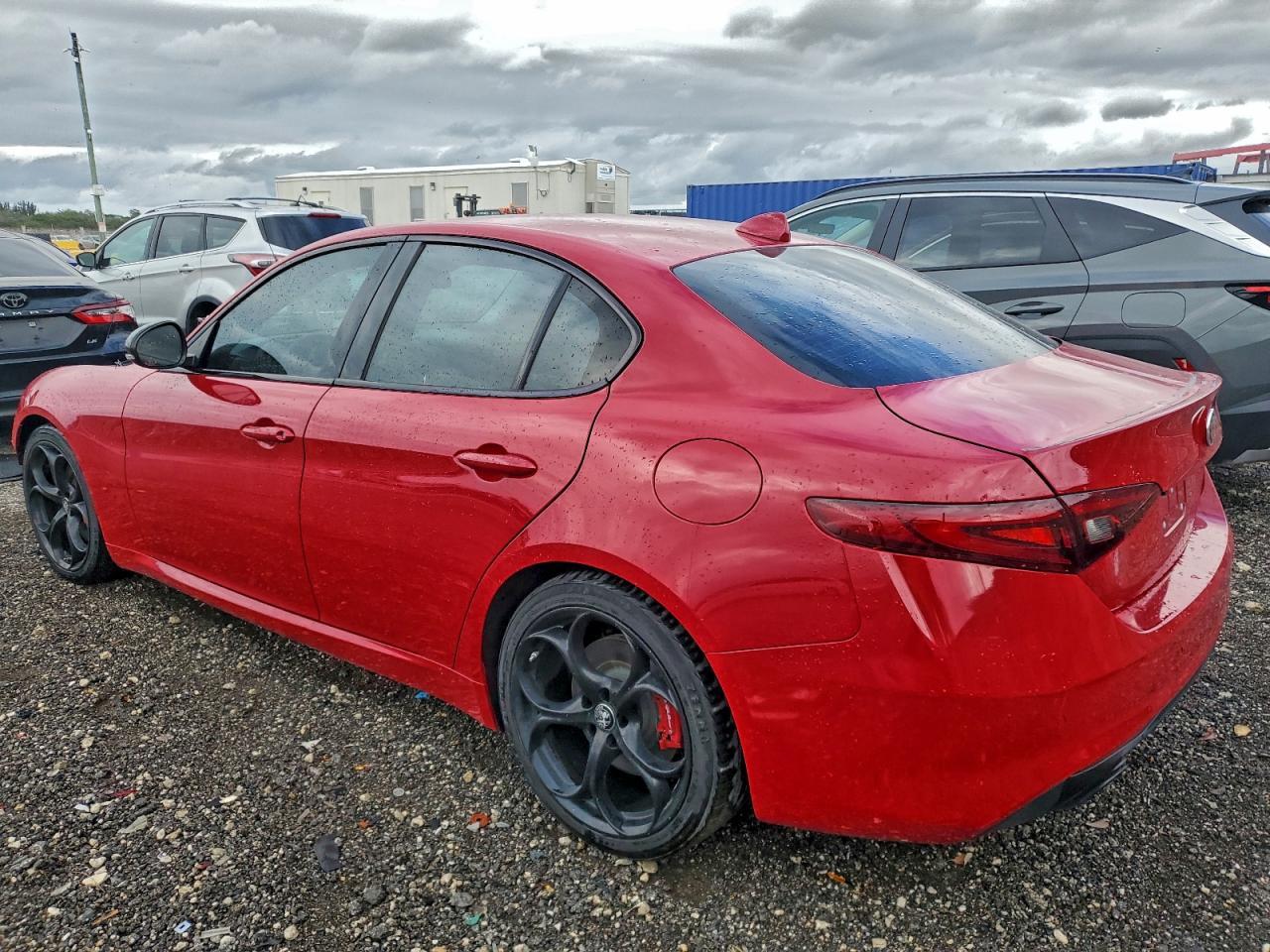2019 Alfa Romeo Giulia Ti - Фото 2