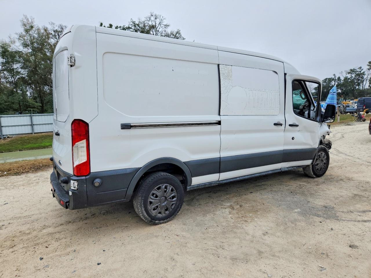 2016 Ford Transit 250 - Image 3