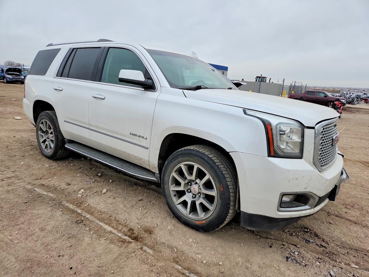 2016 GMC Yukon Denali - Image 4