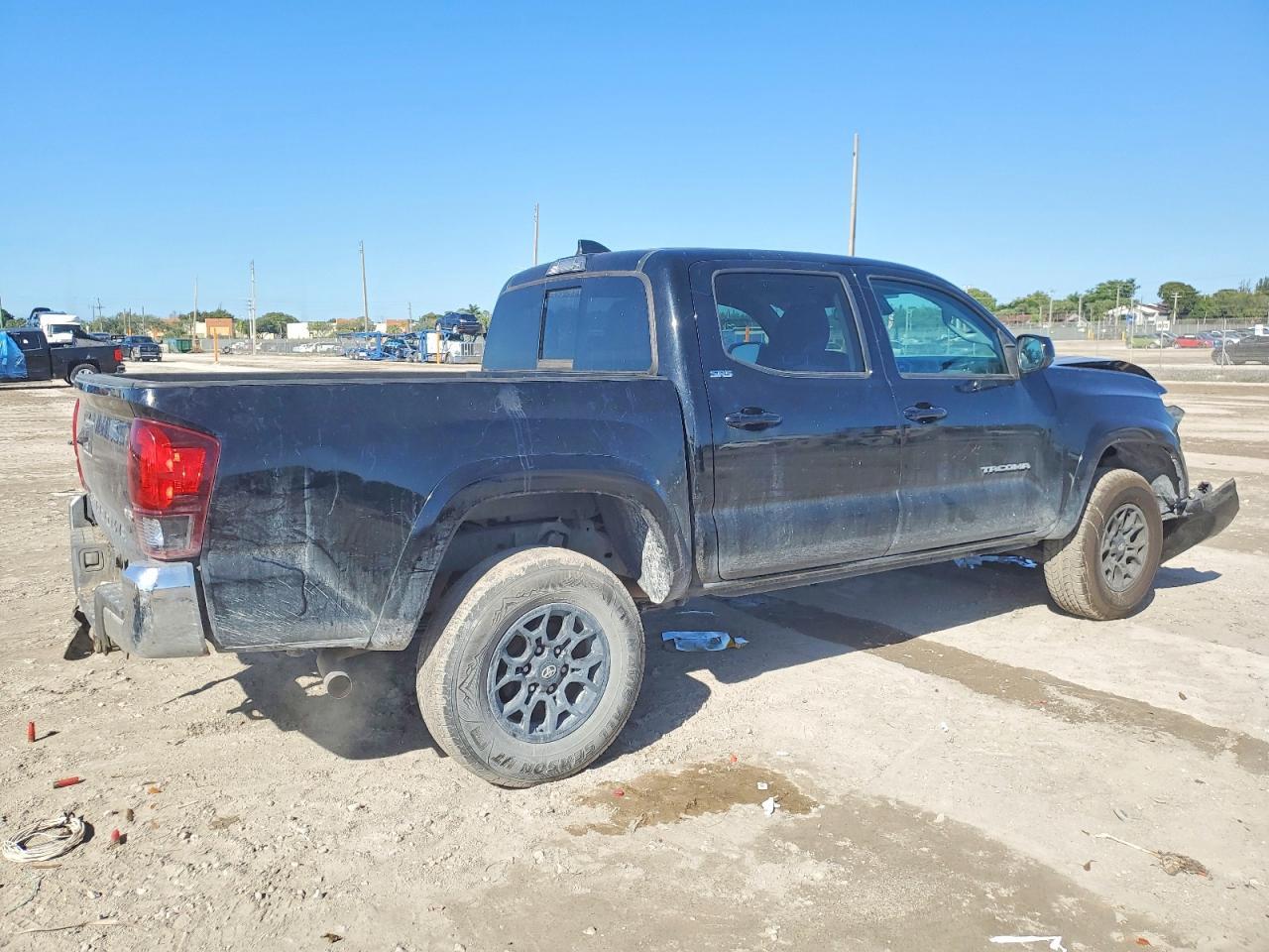 2021 Toyota Tacoma Double Cab - Image 3