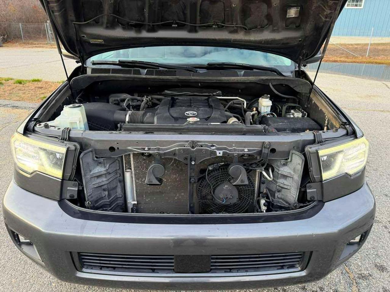 2021 Toyota Sequoia Sr5 - Image 7