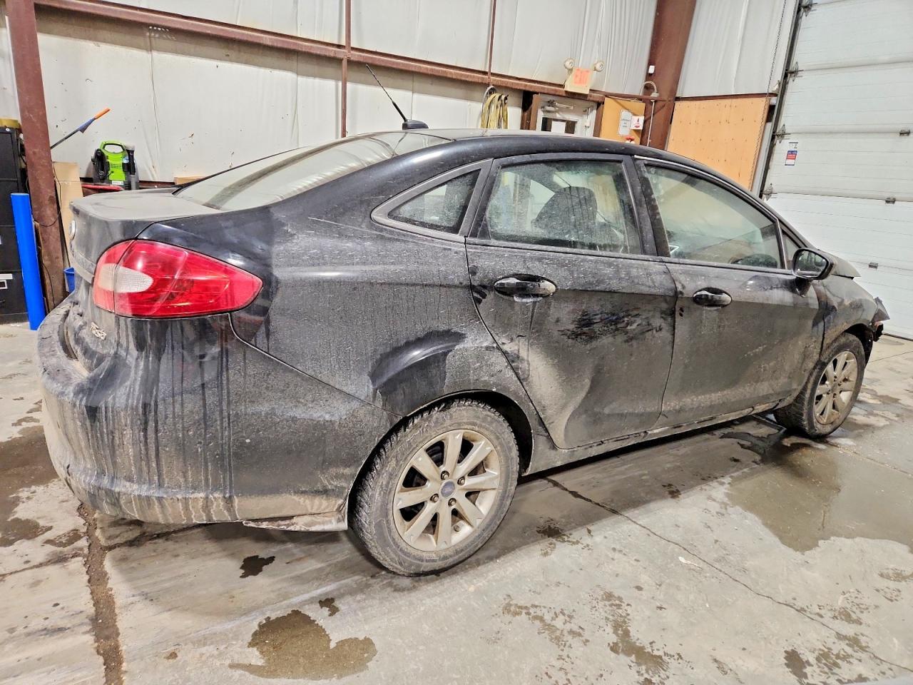 2013 Ford Fiesta Se - Фото 3