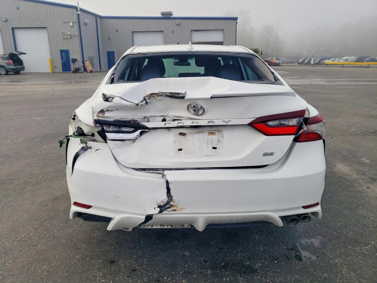2021 Toyota Camry Se - Фото 6