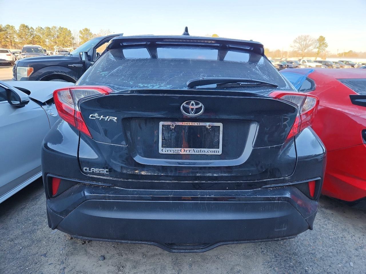 2022 Toyota C-Hr Xle - Image 6