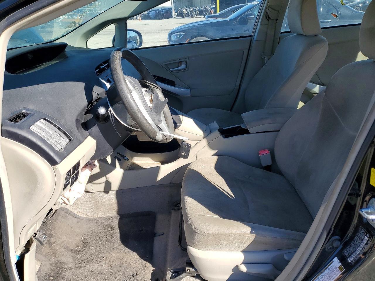 2011 Toyota Prius - Фото 7