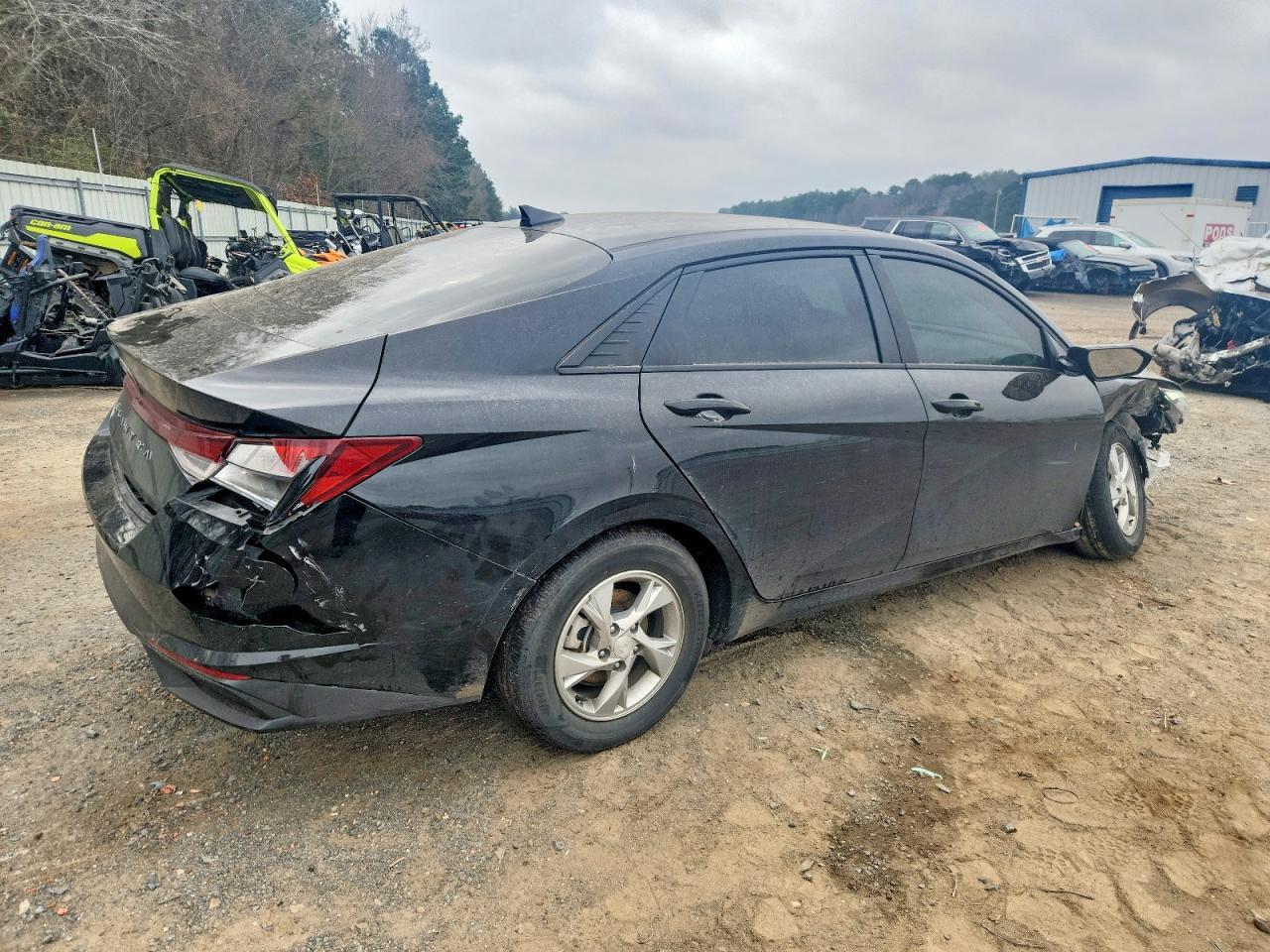 2023 Hyundai Elantra Se - Фото 3