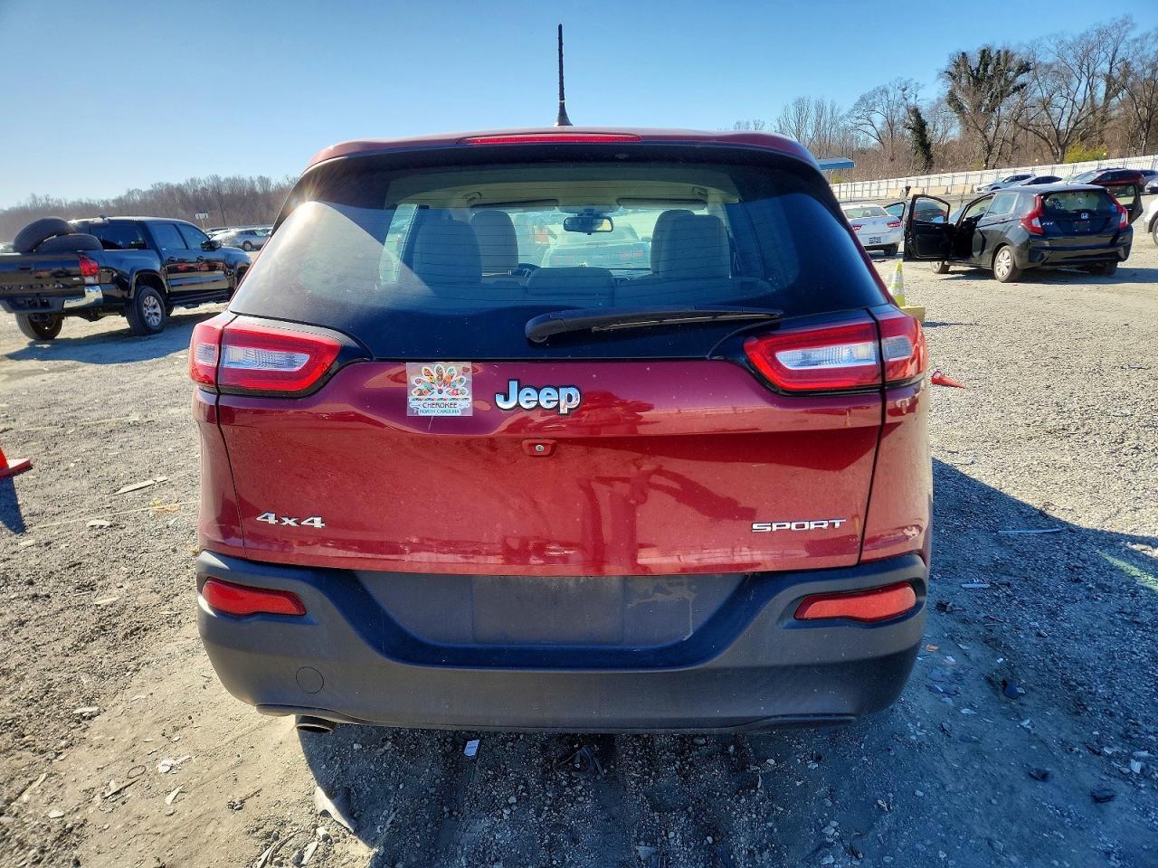 2015 Jeep Cherokee Sport - Фото 6