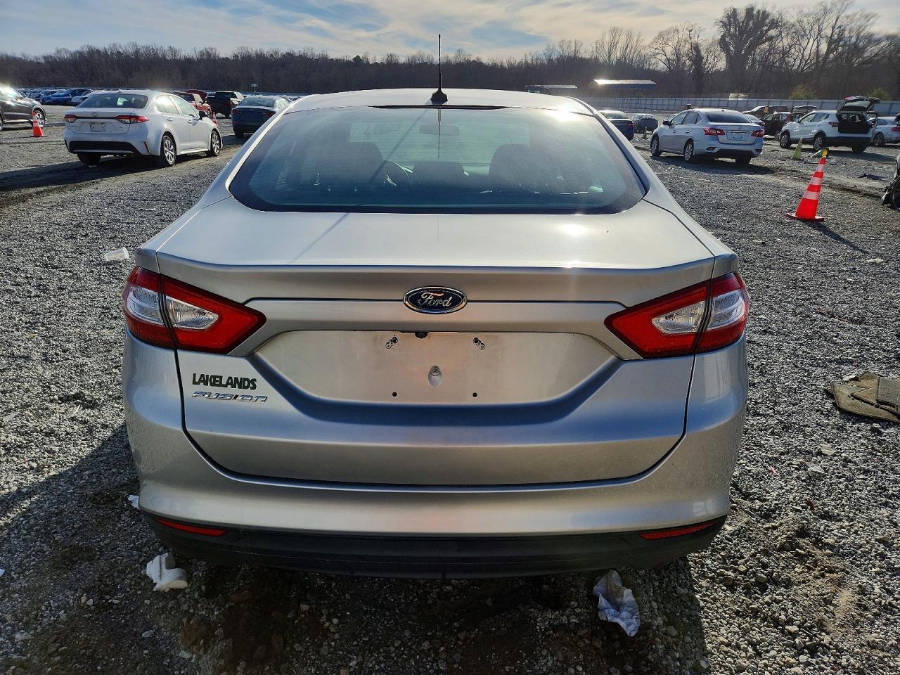 2015 Ford Fusion S - Фото 6