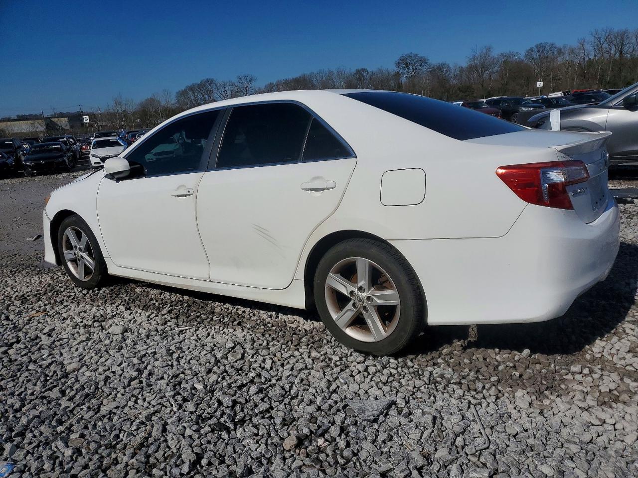 2012 Toyota Camry - Фото 2