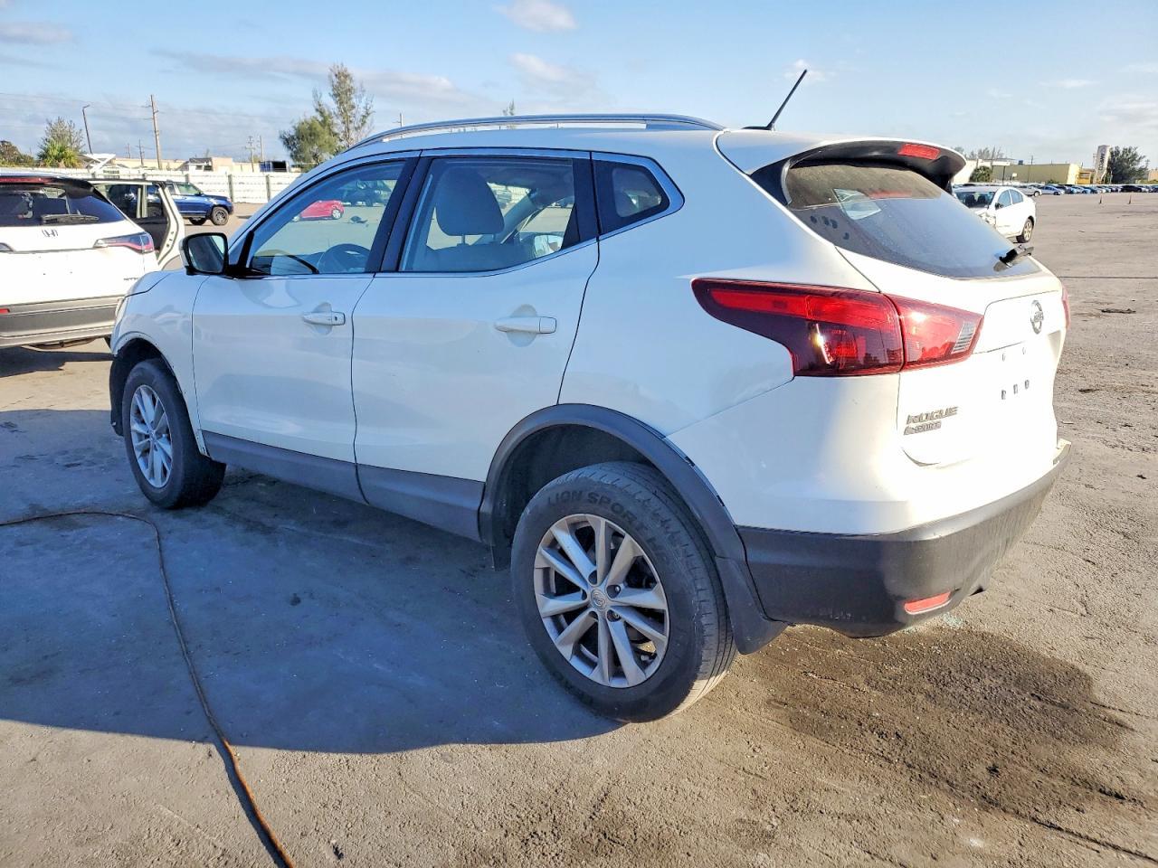 2017 Nissan Rogue Sport S - Image 2