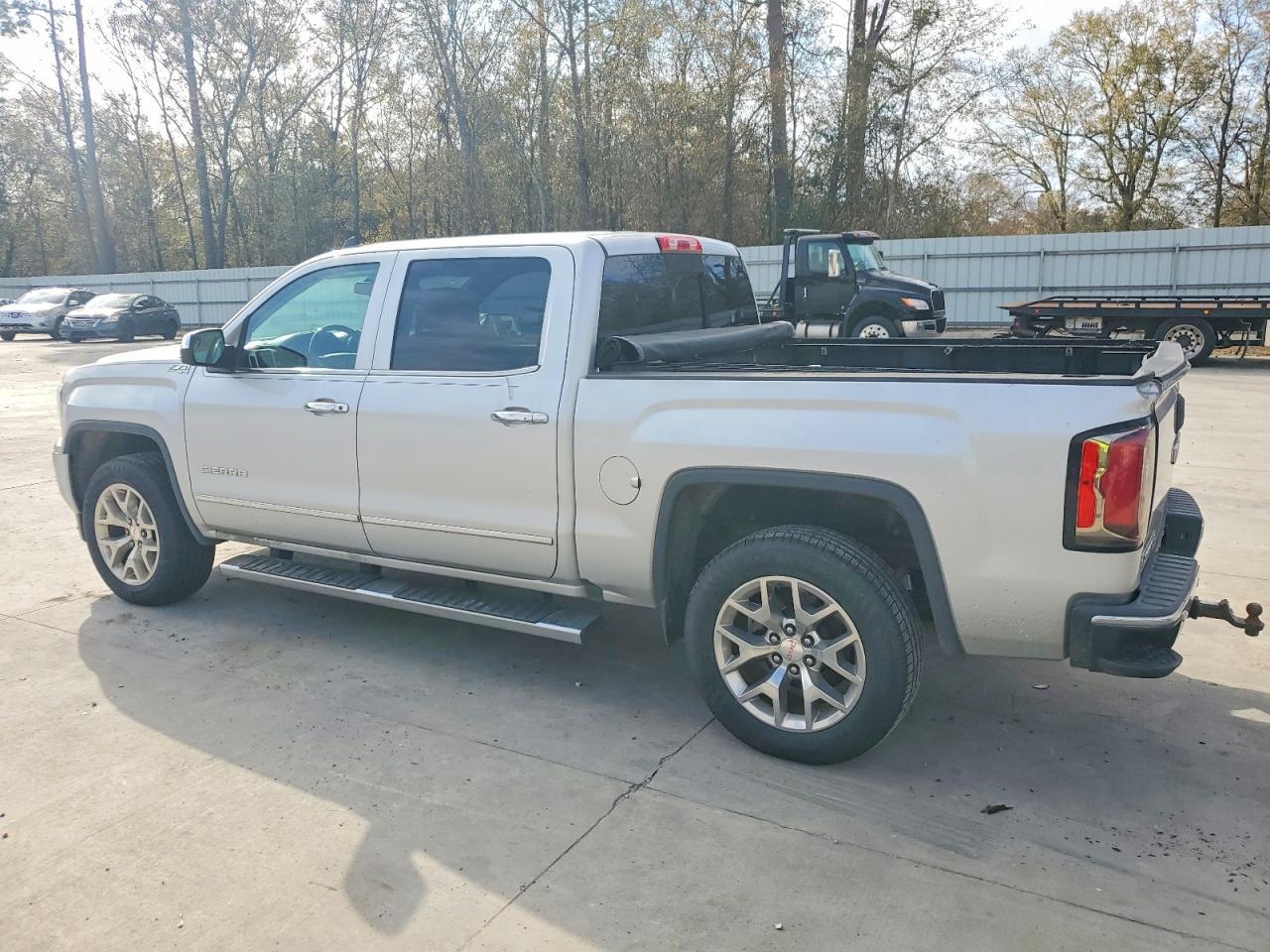 2017 GMC Sierra K1500 Slt - Image 2