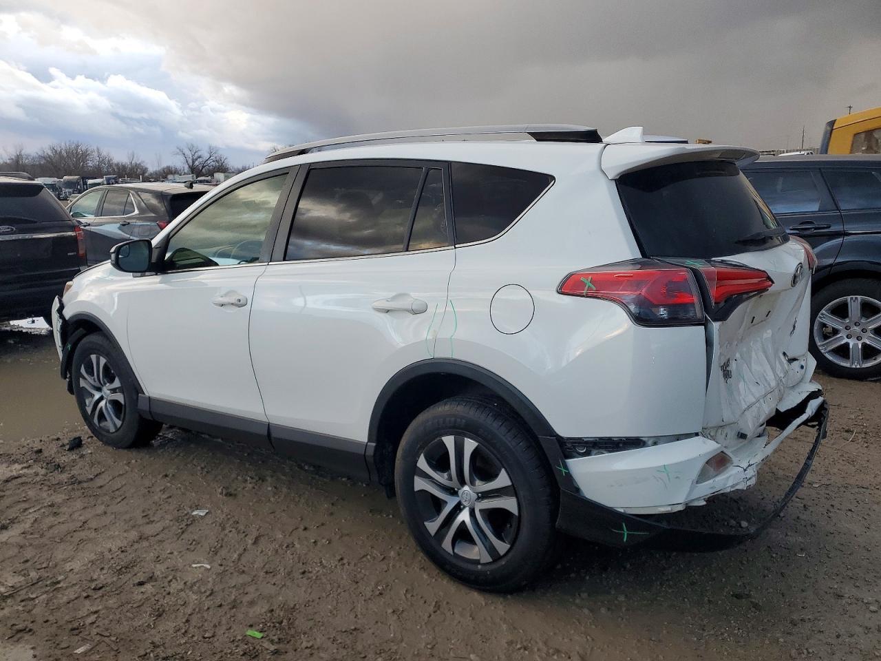 2017 Toyota Rav4 Le - Фото 2