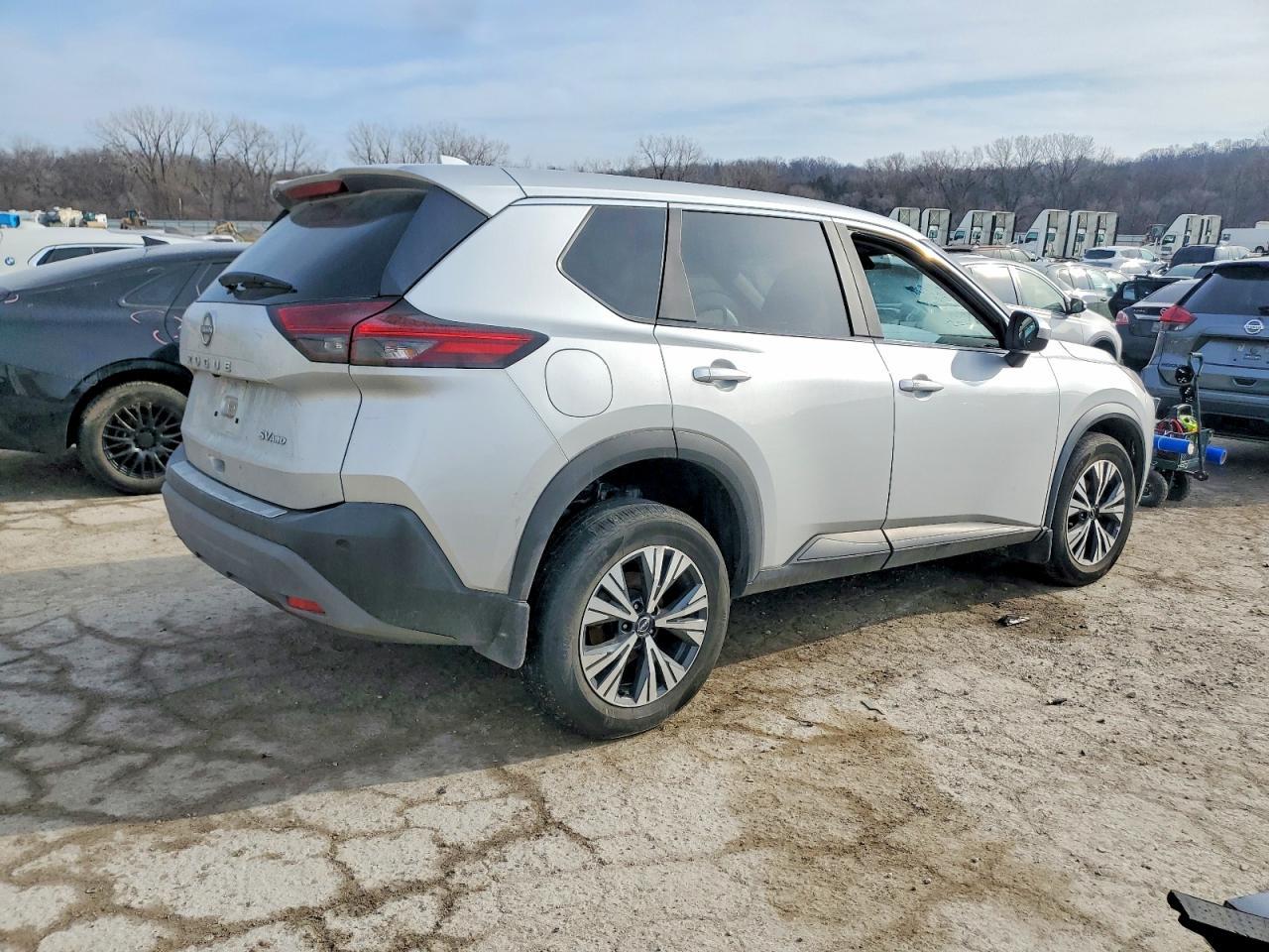 2023 Nissan Rogue Sv - Image 3