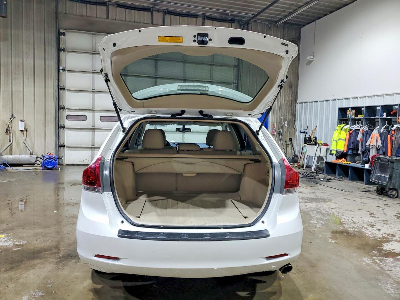 2013 Toyota Venza Le - Image 6