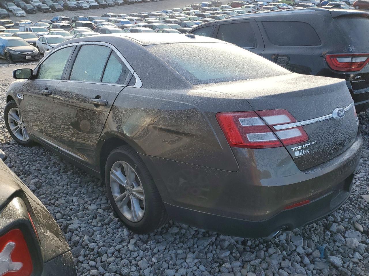 2015 Ford Taurus Sel - Фото 2
