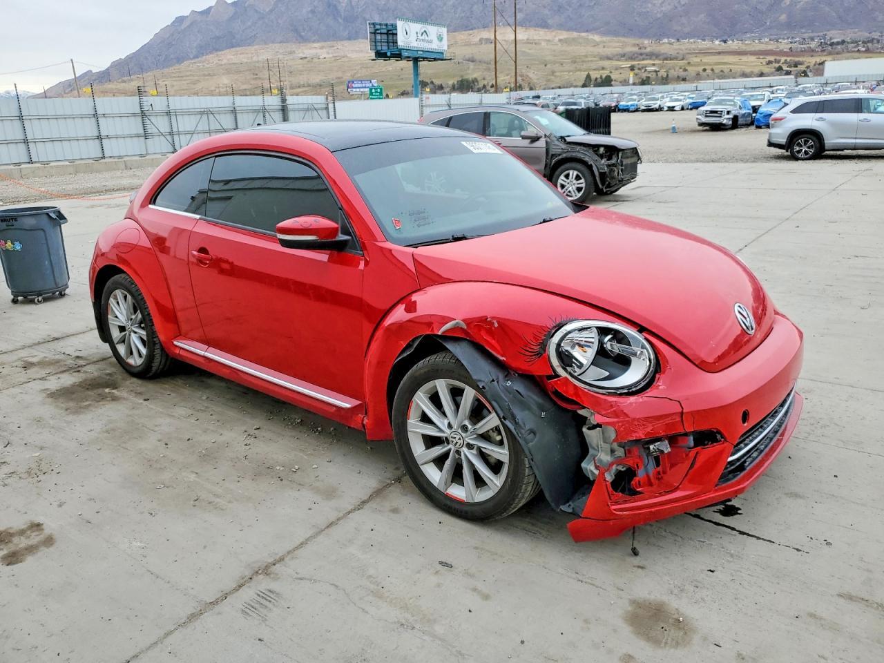2018 Volkswagen Beetle Se - Image 4