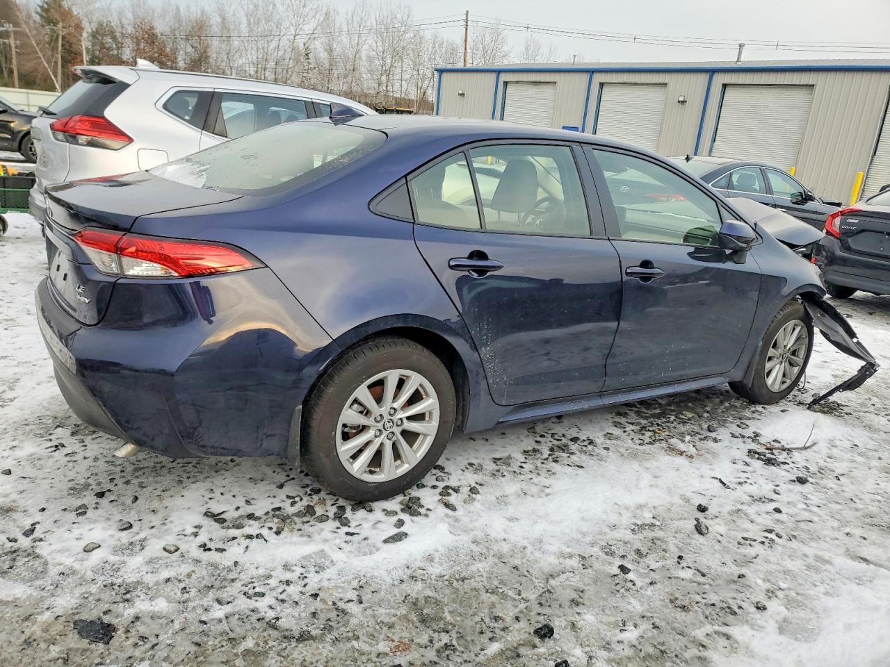 2025 Toyota Corolla Hybrid Le - Фото 3