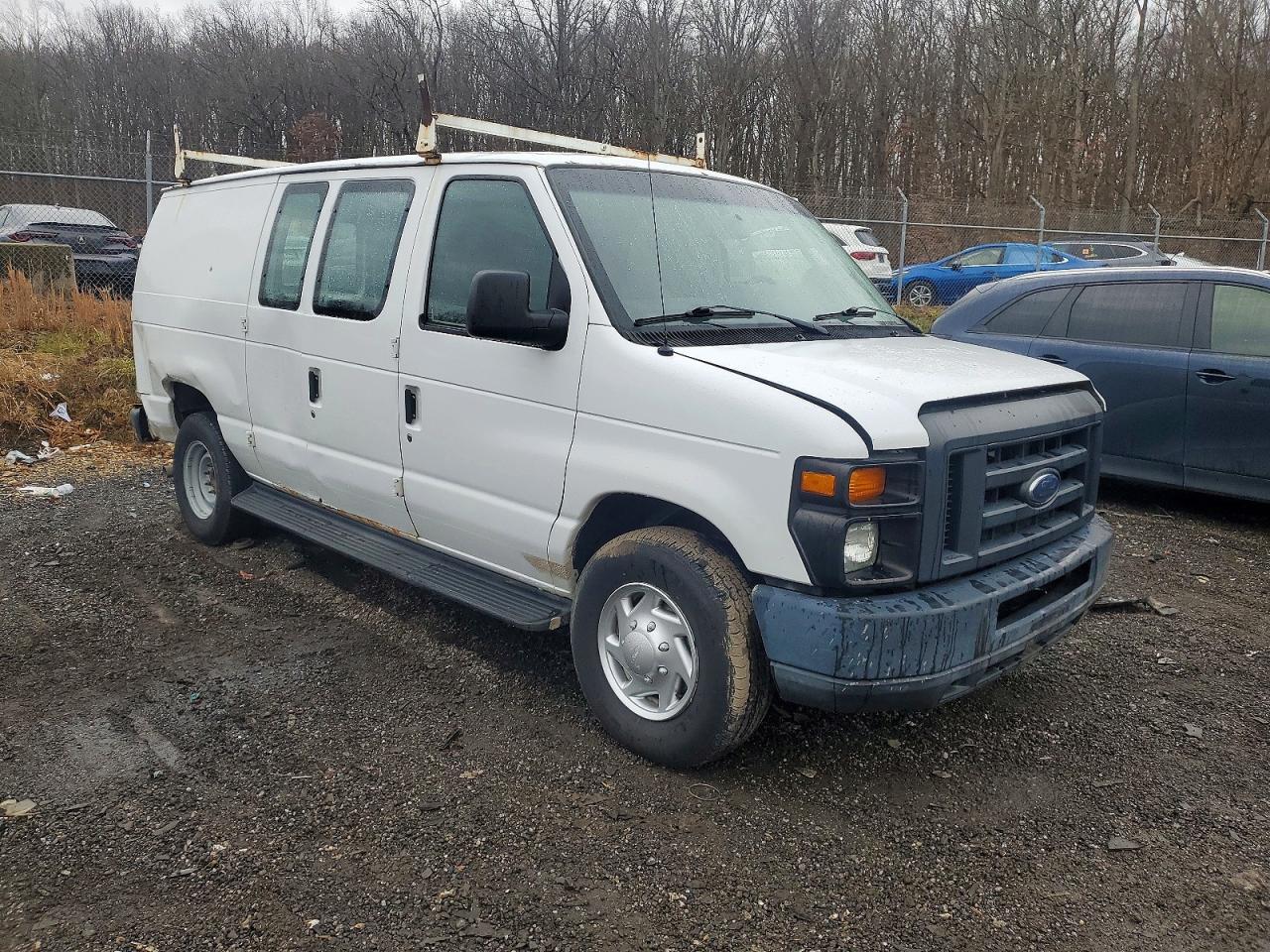 2014 Ford Econoline E250 Van - Фото 4
