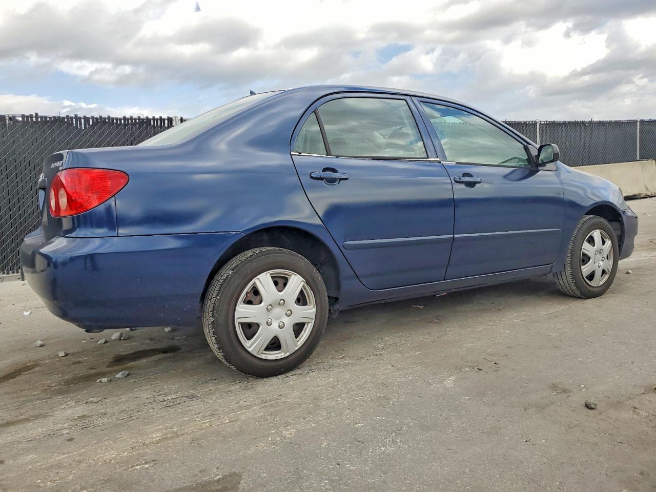 2005 Toyota Corolla Ce - Фото 3