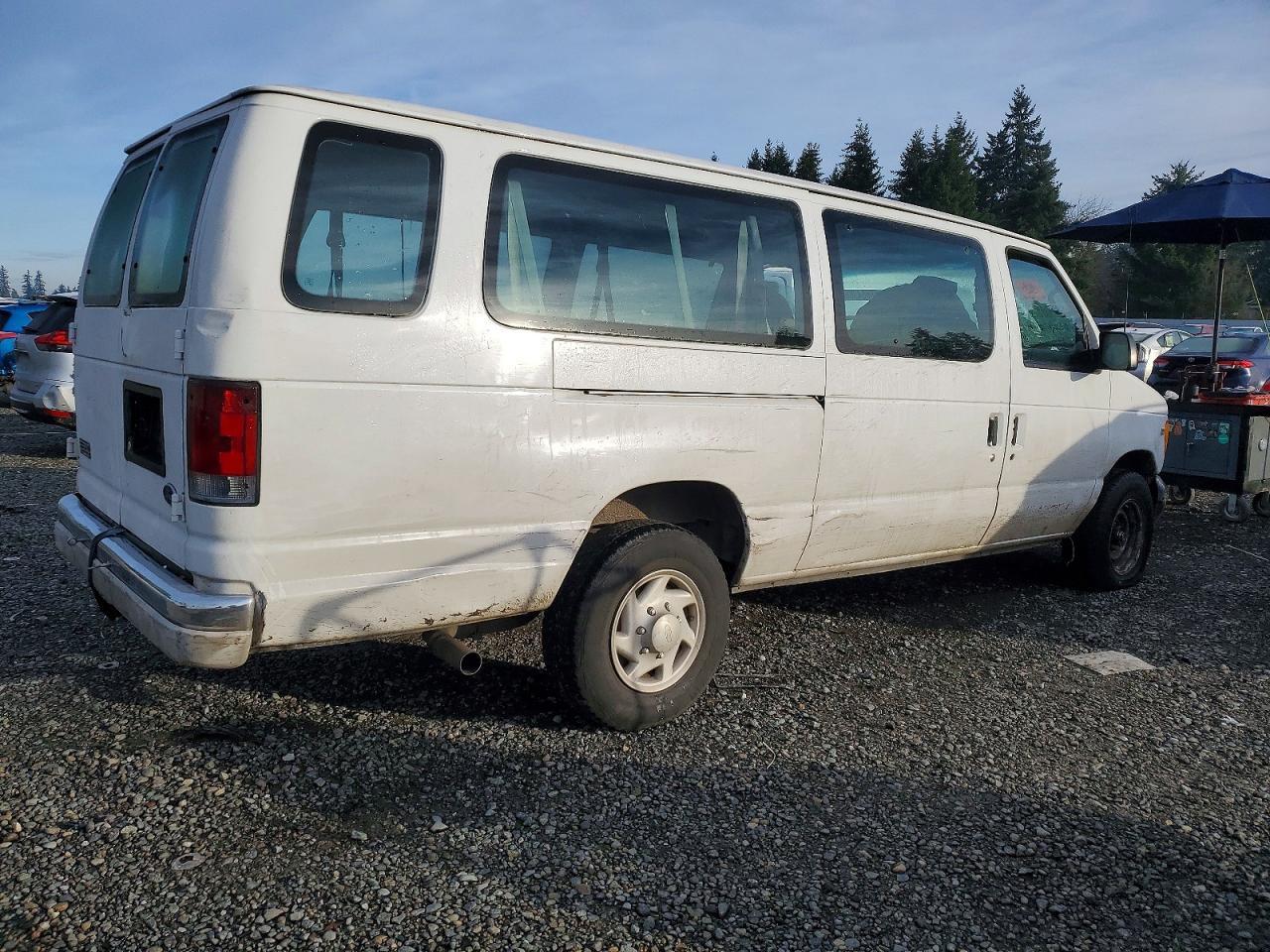 2002 Ford Econoline E350 Super Duty Wagon - Image 3