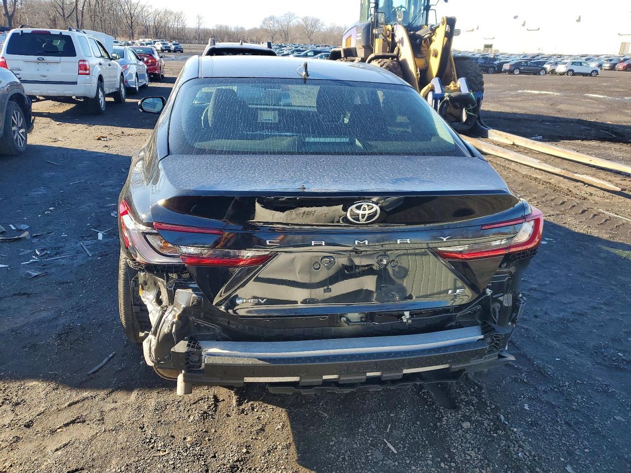 2025 Toyota Camry Le - Фото 6