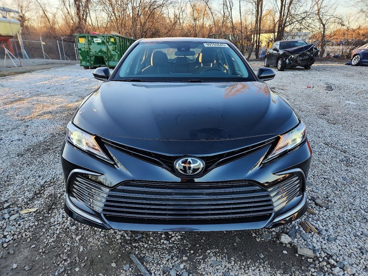 2021 Toyota Camry Le - Фото 5