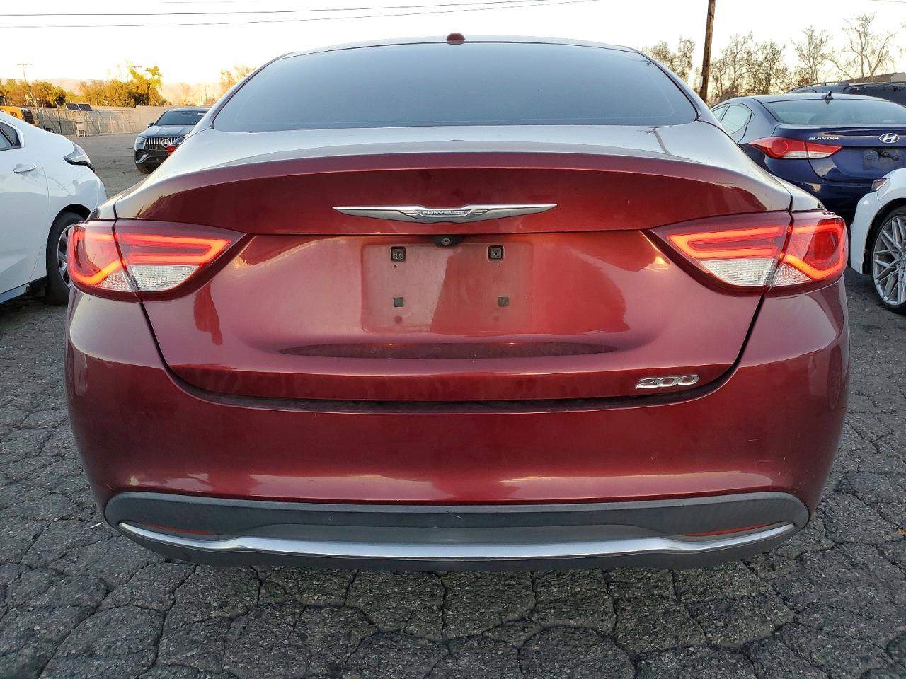 2015 Chrysler 200 Limited - Фото 6