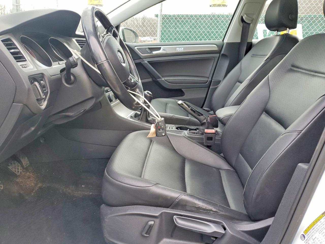 2017 Volkswagen Golf S - Image 7
