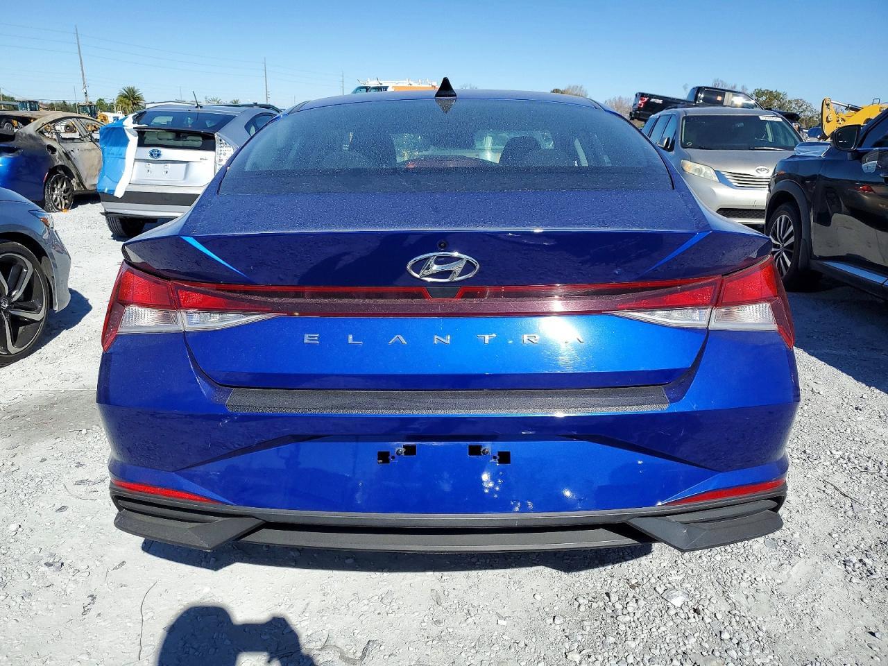 2021 Hyundai Elantra Se - Фото 6