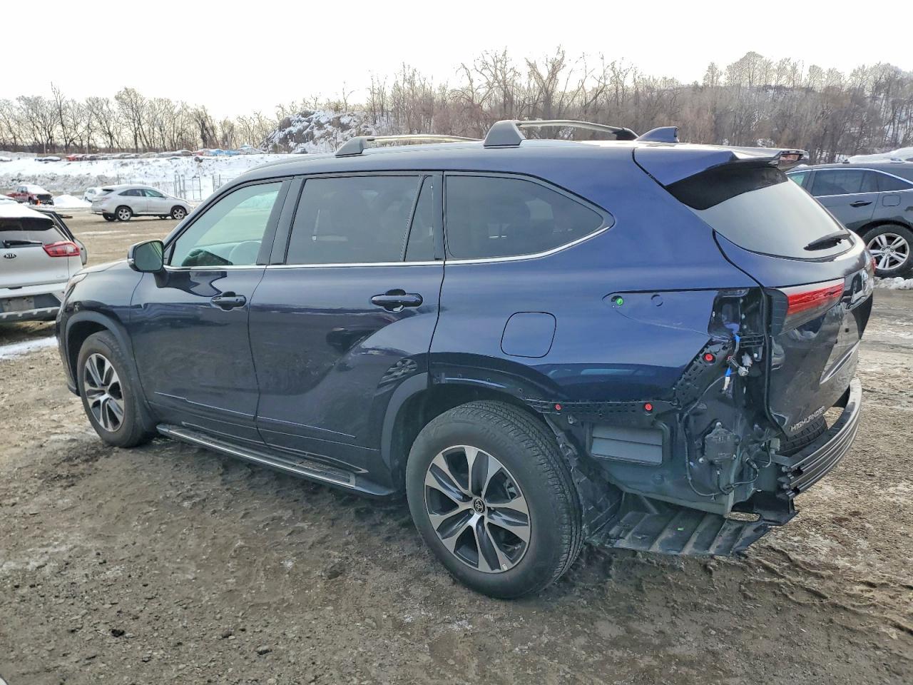 2022 Toyota Highlander Xle - Фото 2