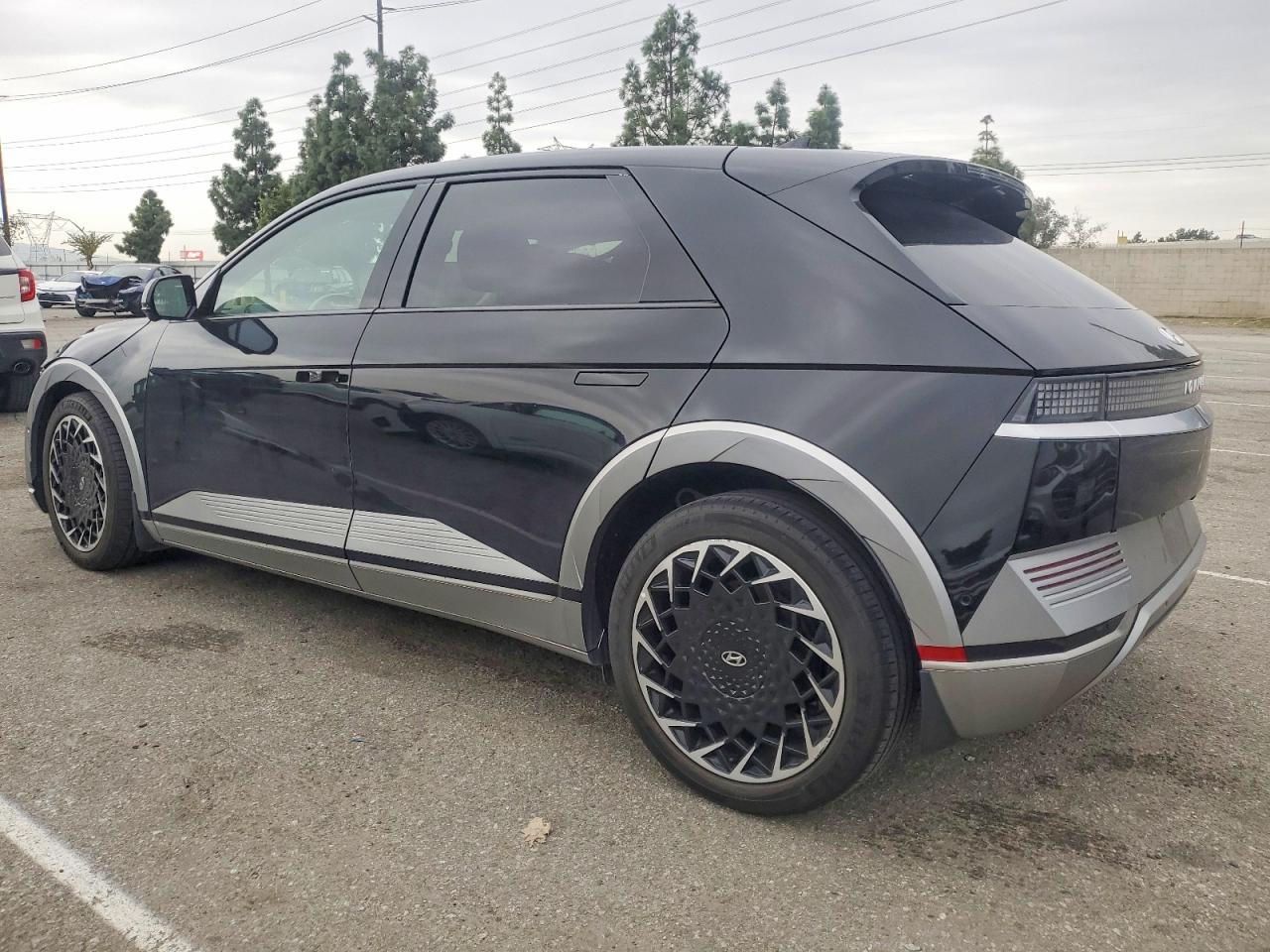 2023 Hyundai Ioniq 5 Limited - Image 2