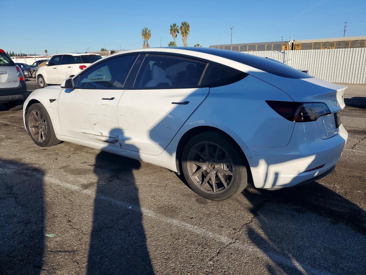 2022 Tesla Model 3 - Фото 2