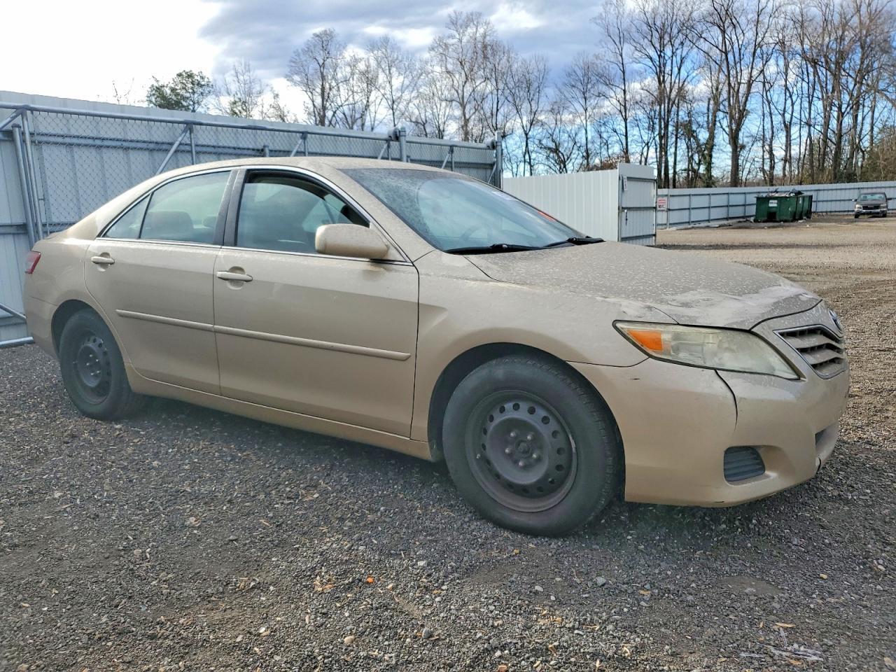 2011 Toyota Camry - Фото 4