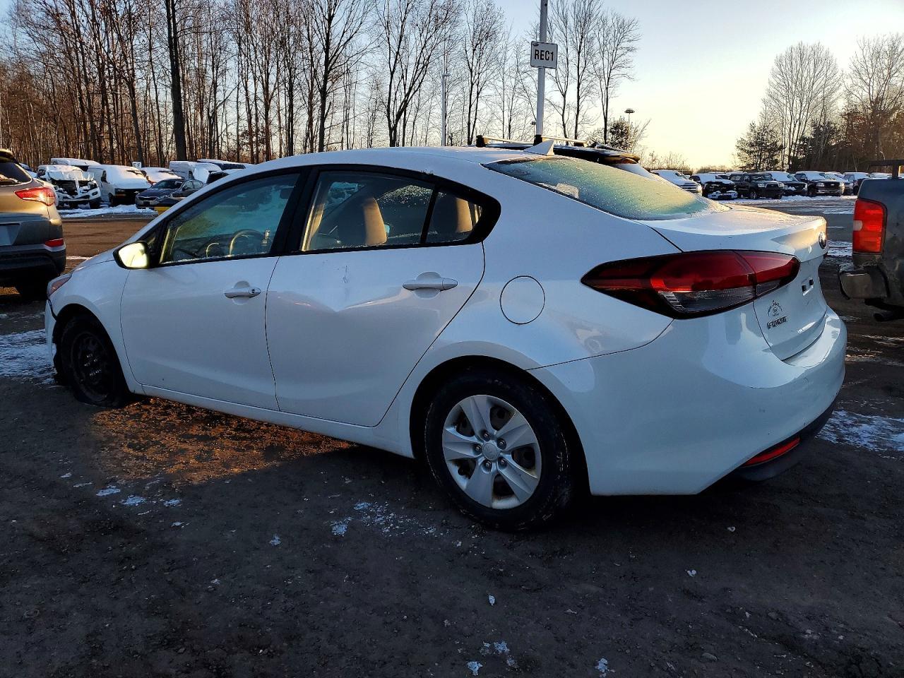 2017 Kia Forte Lx - Фото 2