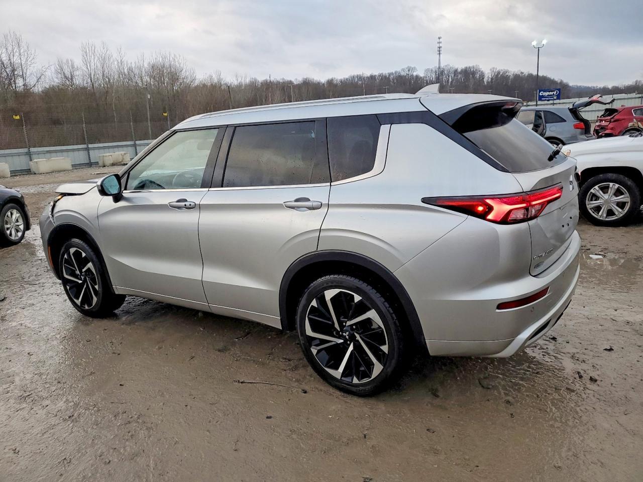 2022 Mitsubishi Outlander Sel/Sel Special Edition - Фото 2