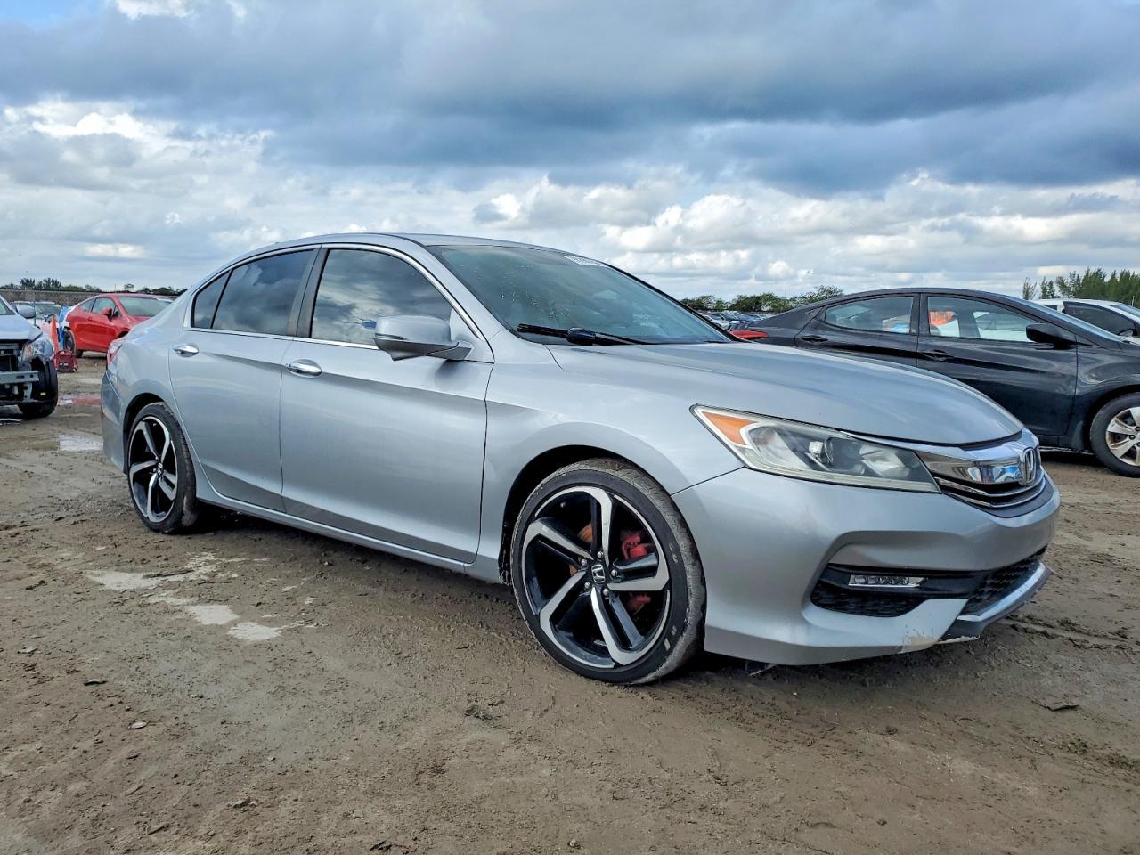 2017 Honda Accord Ex - Image 4