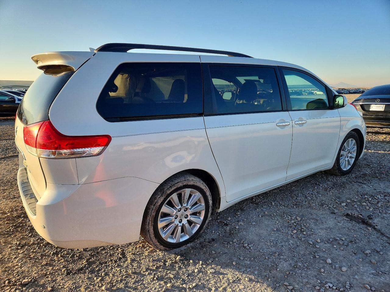 2011 Toyota Sienna Limited 7-Passenger - Image 3