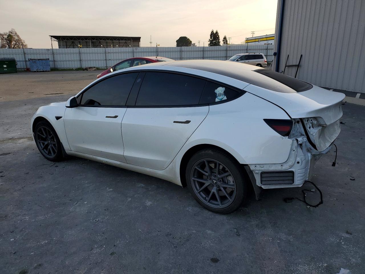 2023 Tesla Model 3 - Фото 2