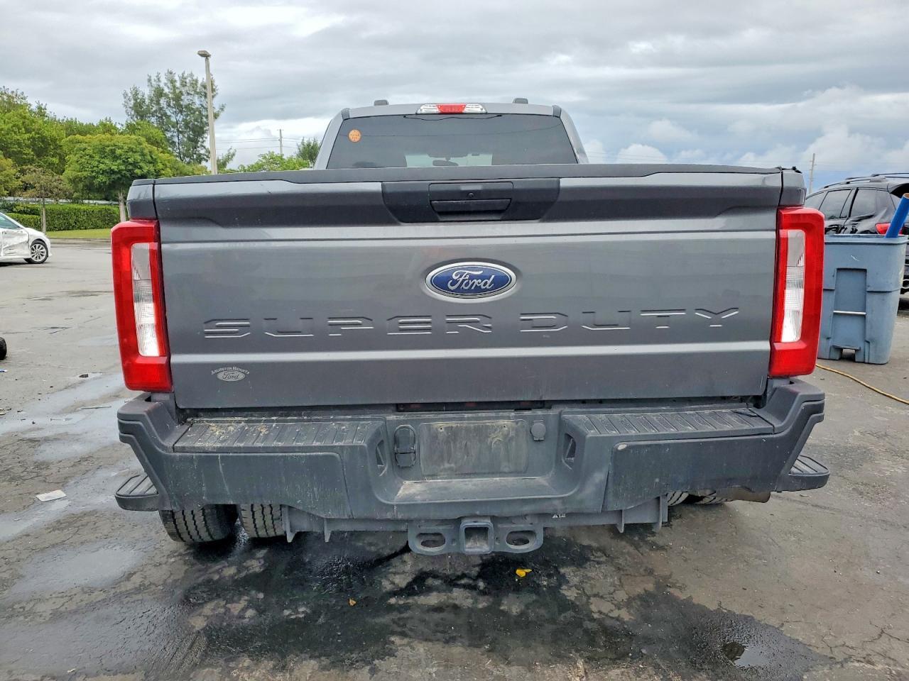 2024 Ford F350 Super Duty - Фото 6