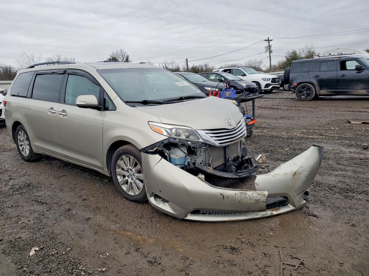 2015 Toyota Sienna Xle - Фото 4